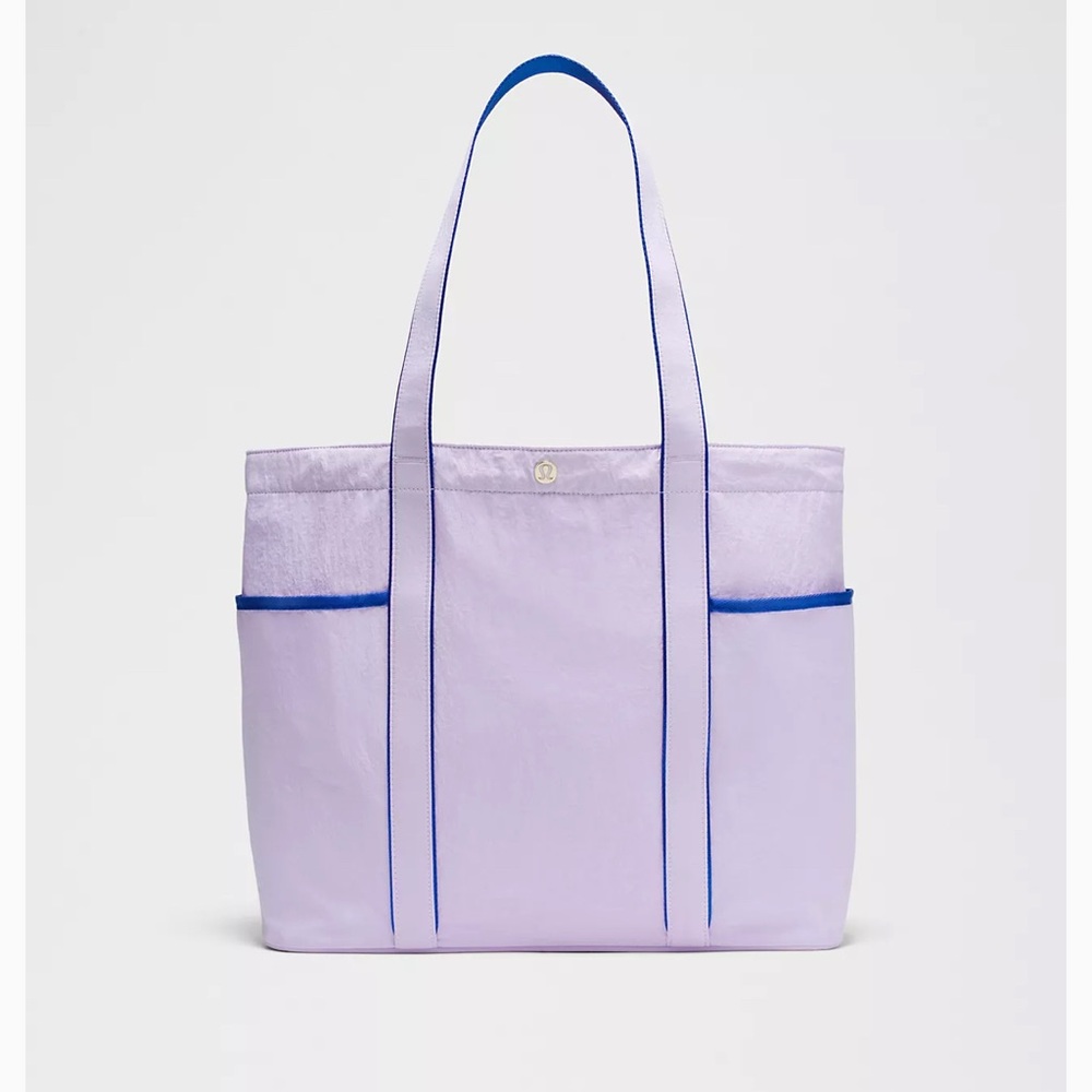 Lulu Lemon daily multi pocket tote bag 20L